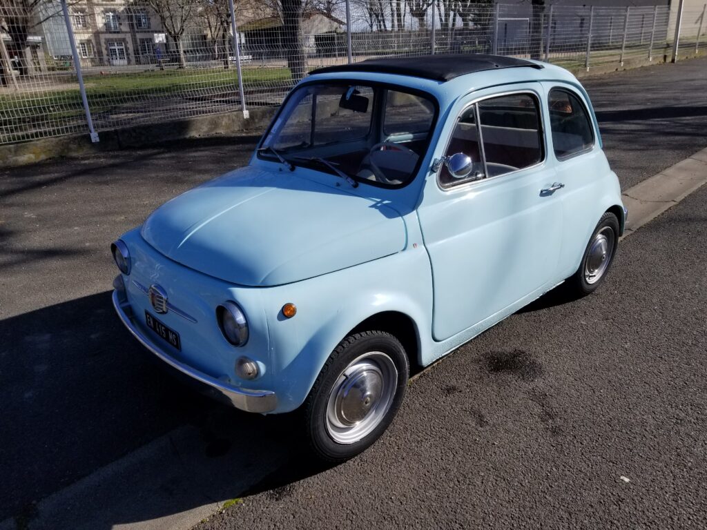 3/4 avant gauche FIAT 500