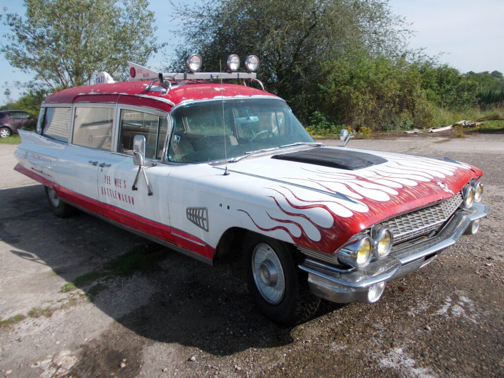 3/4 avant droit CADILLAC Ambulance Pee Wee 1961